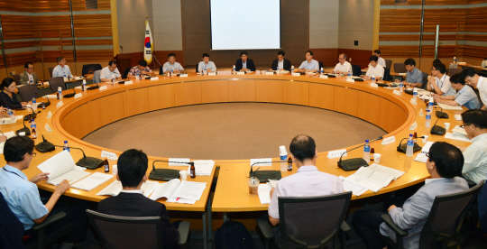 노형욱 기획재정부 재정관리관이 30일 서울 서초구 서울지방조달청에서 열린 '국고보조금 유관기관협의회 3차 회의'에 참석, 모두발언을 하고 있다.